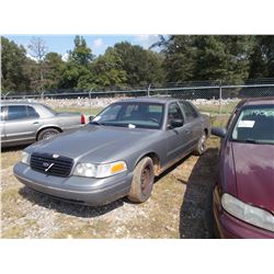1998 FORD CROWN VICTORIA SEDAN, VIN/SN:2FAFP71W1WX139815 - V8 GAS ENGINE, A/T, ODOMETER READING 205,