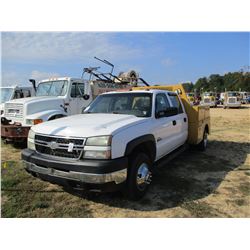 2007 CHEVROLET 3500 FLATBED TRUCK, VIN/SN:1GBJK33D07F108144 - 4X4, DURAMAX DIESEL ENG, A/T, 8' FLATB