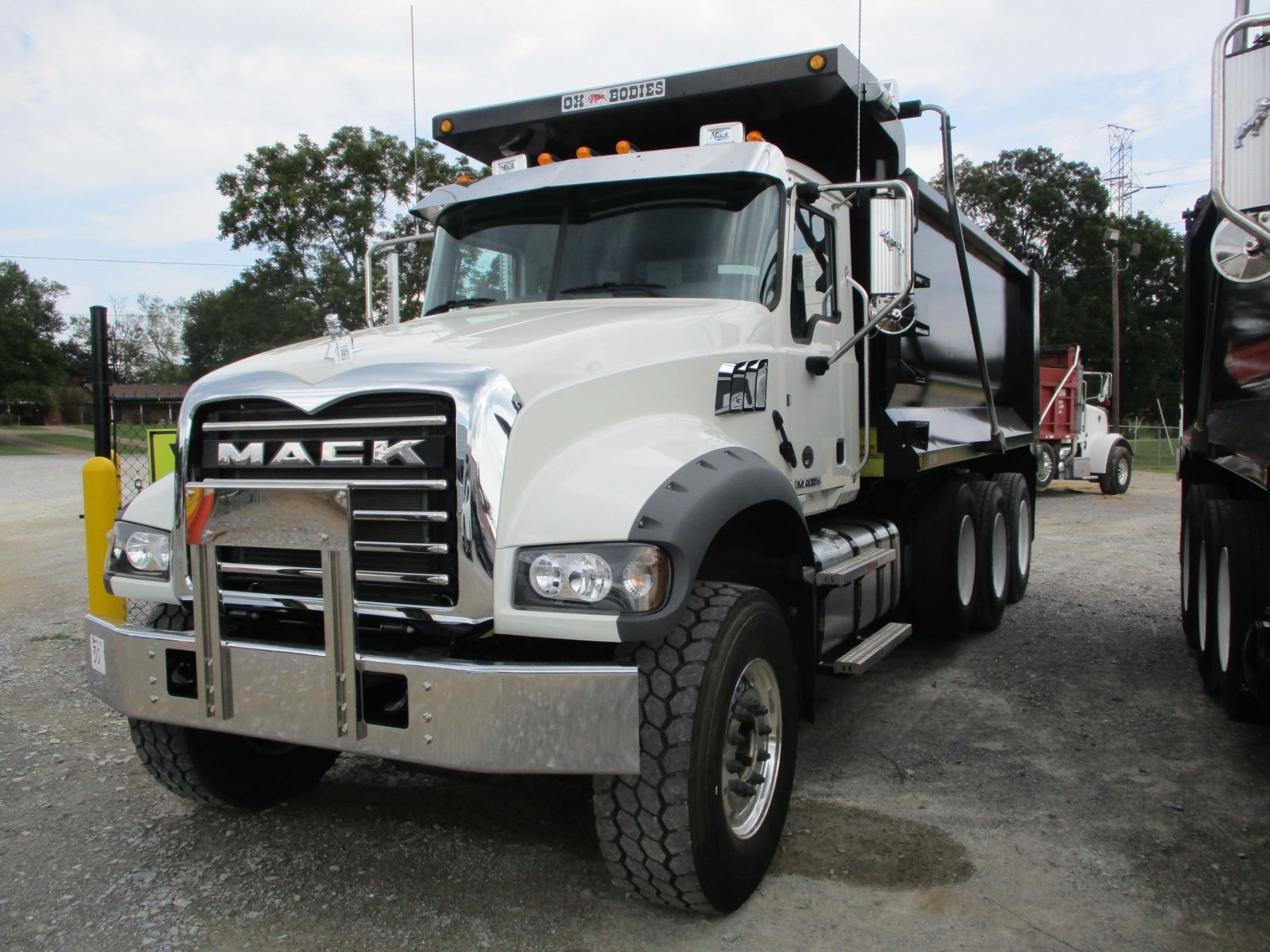 2017 MACK GU713 DUMP, VIN/SN:1M2AX07C2HM036384 - TRI-AXLE, 455HP MACK ...