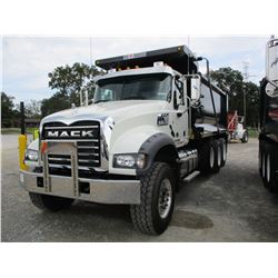 2017 MACK GU713 DUMP, VIN/SN:1M2AX07C2HM036384 - TRI-AXLE, 455HP MACK MP8 ENGINE, ALLISON A/T, 44K R