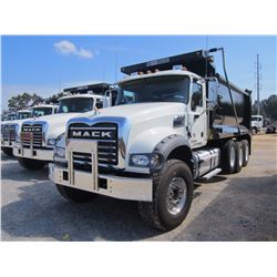 2017 MACK GU713 DUMP, VIN/SN:1M2AX07C3HM034658 - 445HP MACK MP8 DIESEL ENGINE, 10 SPD MACK T310M TRA