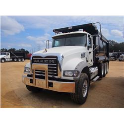 2013 MACK GU713 DUMP, VIN/SN:1M2AX04CXDM017807 - TRI-AXLE, 405 HP MACK MP7 ENG, MACK T310M 10 SPD TR