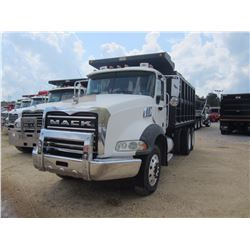 2007 MACK CTP713 DUMP, VIN/SN:1M2AT13C57M003420 - T/A, 405 HP MACK MP7-405 ENG, 10 SPD TRANS, 44K RE