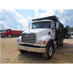 2006 MACK CV713 DUMP, VIN/SN:1M2AG11C26M030941 - TRI-AXLE, MACK MP7 DIESEL ENG, 10 SPD TRANS, 44K RE