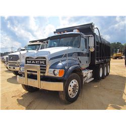 2005 MACK CV713 DUMP, VIN/SN:1M2AG11C15M023927 - TRI-AXLE, MACK ENG, MACK T310M 10 SPD TRANS, 44K RE