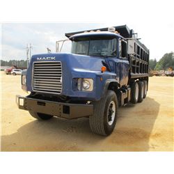 2000 MACK DM690S DUMP, VIN/SN:1M2B209C9YM027598 - TRI-AXLE, 350 HP MACK DIESEL ENG, 8LL TRANS, 44K R