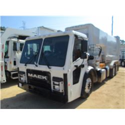 2017 MACK 613 GARBAGE TRUCK, VIN/SN:1M2LR05C2HM001091 - T/A, 345 HP MACK MP7 ENG, ALLISON A/T, 46K R