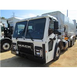 2017 MACK LR613 GARBAGE TRUCK, VIN/SN:1M2LR05C2HM001088 - T/A, 345 HP MACK MP7 ENG, ALLISON A/T, 46K