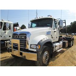 2017 MACK GU713 ROLL OFF TRUCK, VIN/SN:1M2AX04C0HM034198 - T/A, 405 HP MACK MP7 ENG, MACK M DRIVE AU