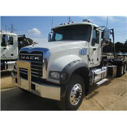 2017 MACK GU713 ROLLOFF TRUCK, VIN/SN:1M2AX04C5HM031376 - T/A, 405 HP MACK MP7 ENG, MACK M DRIVE AUT
