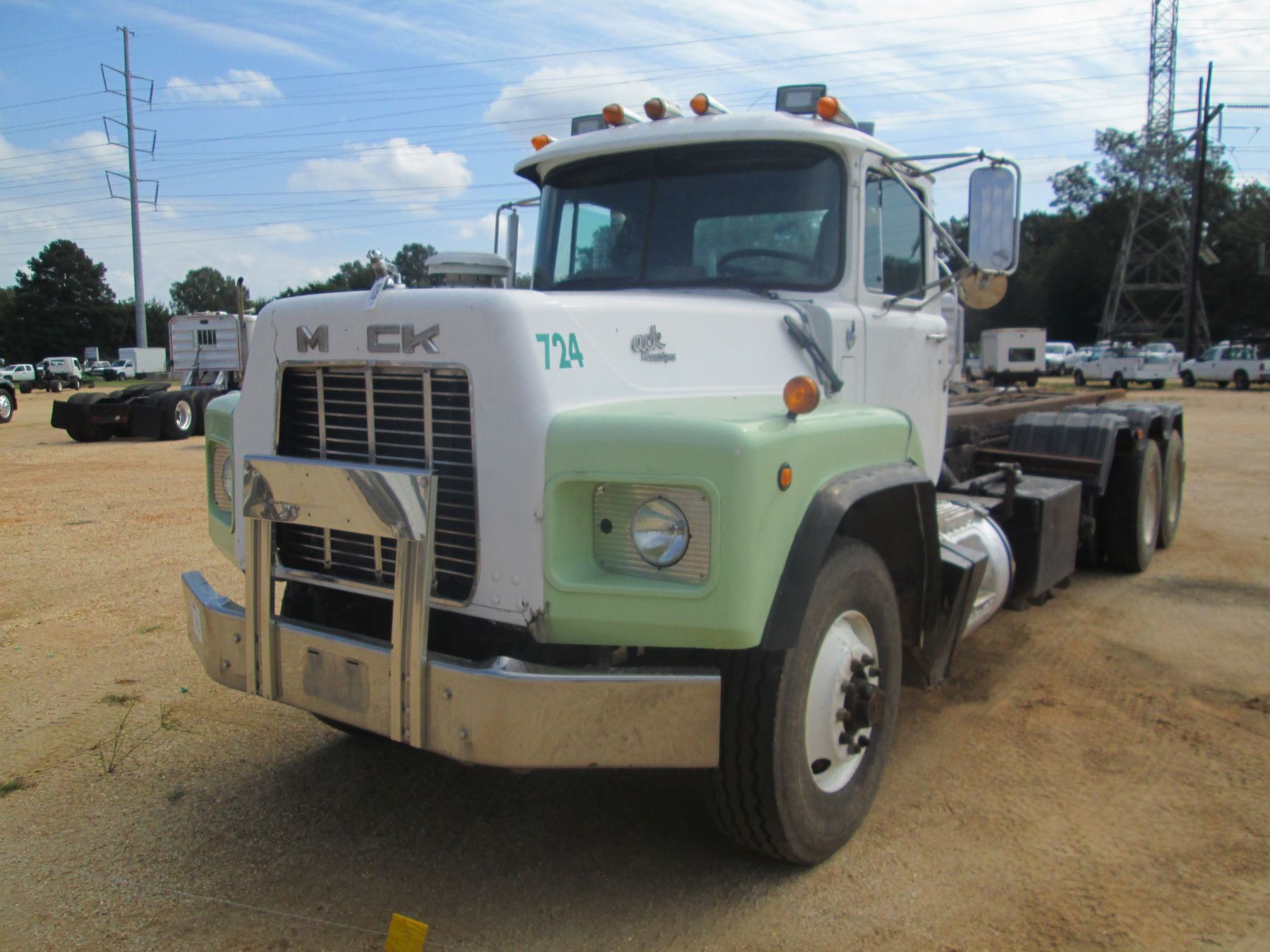 1995 MACK RB690S ROLL OFF TRUCK, VIN/SN1M2AM20C8SM002651 TRIAXLE