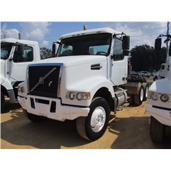 2005 VOLVO TRUCK TRACTOR, VIN/SN:4V4KC9GFX5N391932 - T/A, D12 365 HP VOLVO DIESEL ENG, 10 SPD TRANS,