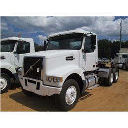 2005 VOLVO TRUCK TRACTOR, VIN/SN:4V4KC9GF85N391931 T/A, 365 HP D12 VOLVO DIESEL ENG, 10 SPD TRANS, 4