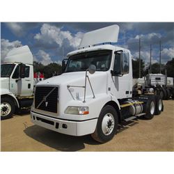 2010 VOLVO VNM64T TRUCK TRACTOR, VIN/SN:4V4MC9DF9AN286614 - T/A, 365 HP VOLVO D11 ENG, VOLVO A/T, 40