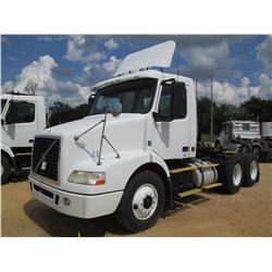 2010 VOLVO VNM64T TRUCK TRACTOR, VIN/SN:4V4MC9DF5AN286612 - T/A, 365 HP VOLVO D11 ENG, VOLVO A/T, 40
