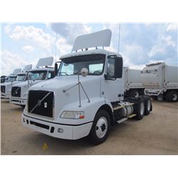 2010 VOLVO VNM64T TRUCK TRACTOR, VIN/SN:4V4MC9DF0AN286615 - T/A, 365 HP VOLVO D11 ENG, VOLVO A/T, 40