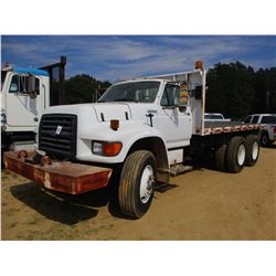 1995 FORD F SERIES FLATBED TRUCK, VIN/SN:1FDYL90E5SVA31563 - T/A, CUMMINS DIESEL ENG, A/T, 40K REARS