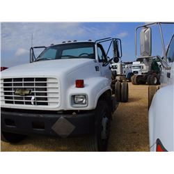 1999 CHEVROLET C6500 CAB & CHASSIS, VIN/SN:1GBM7H1B3XJ106298 - S/A, GAS ENGINE, 5 SPD TRANS, 200" W/