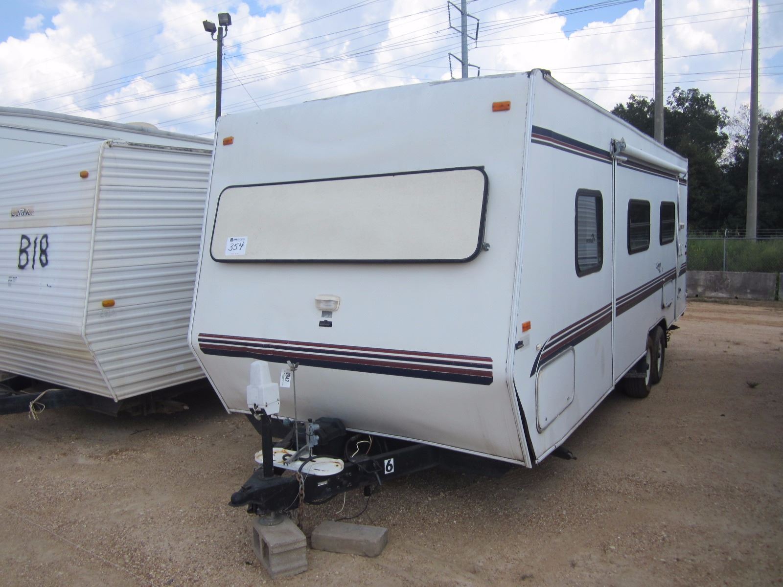 SOLARIS TRAVEL TRAILER, SLIDE OUT, BEDROOM, BATH, KITCHEN