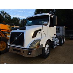 2005 VOLVO VNL TRUCK TRACTOR, VIN/SN:4V4NC9TH45N394510 - T/A, 450HP CUMMINS ISX 392 DIESEL ENG, 10 S