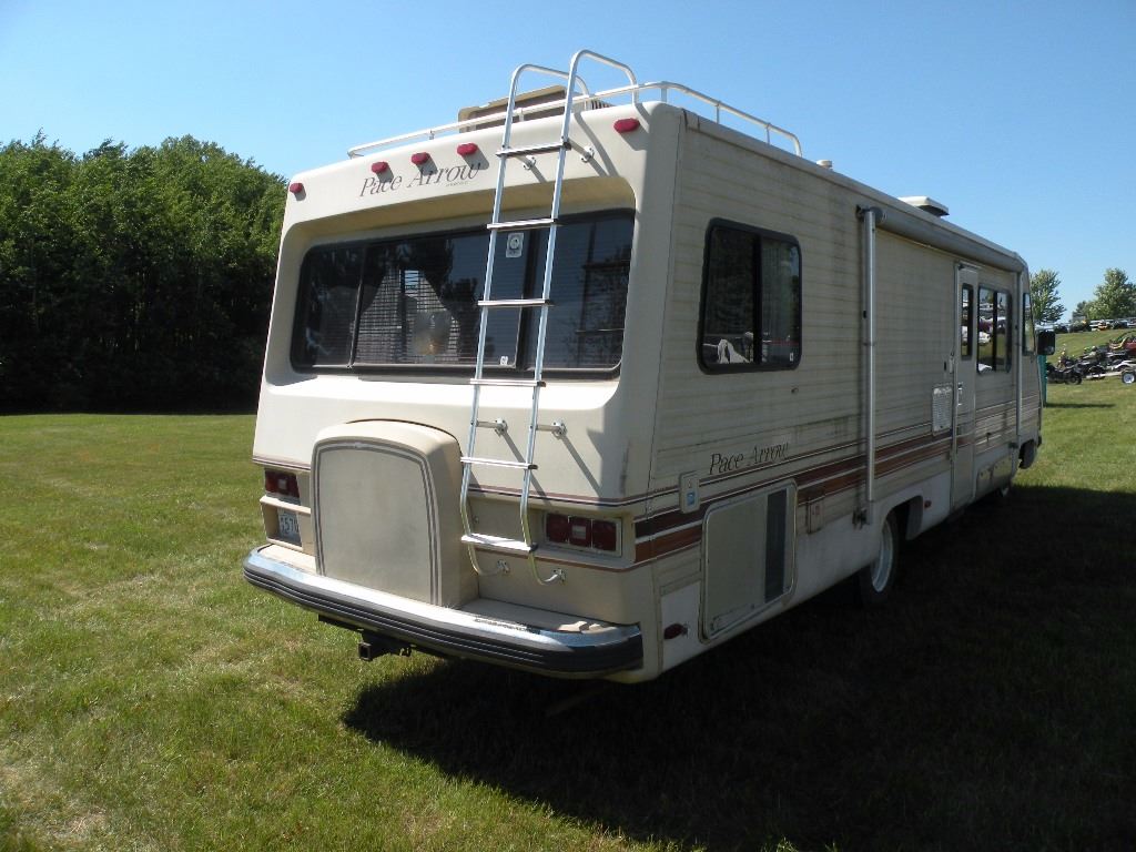 1984 Pace Arrow Motorhome SN 1GBKP37W1E3307171