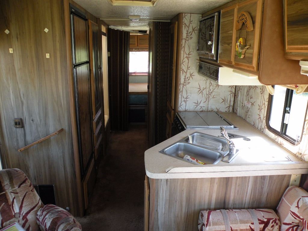 1984 Pace Arrow Motorhome SN 1GBKP37W1E3307171 1984 Pace Arrow Motorhome SN 1GBKP37W1E3307171
