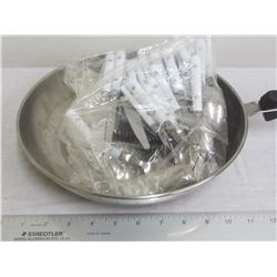 Logostina pan and bag of