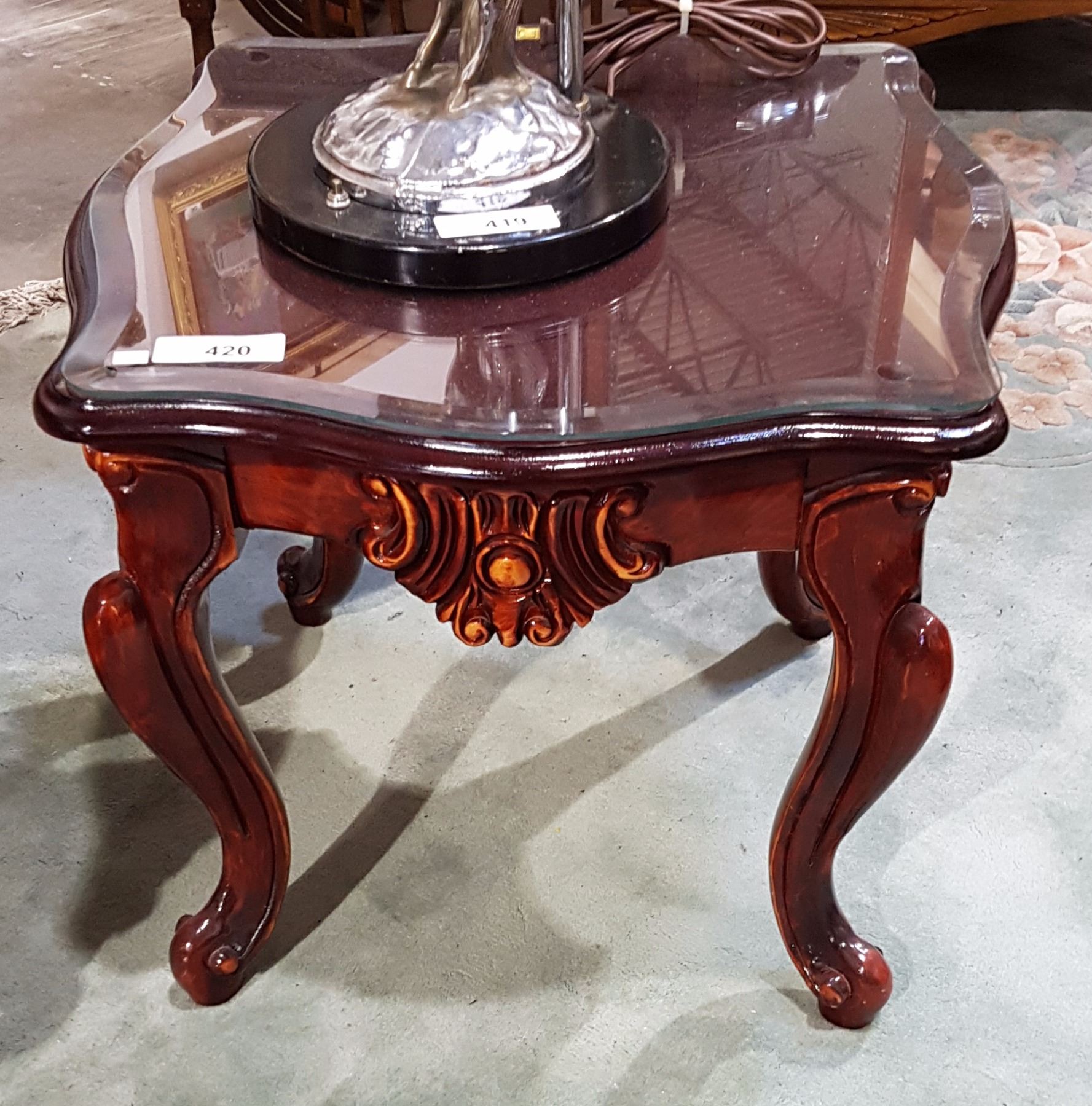 CARVED MAHOGANY END TABLE W/GLASS TOP