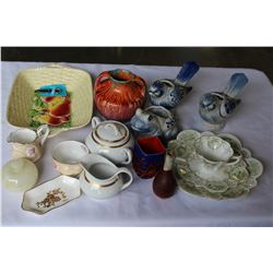 TRAY OF VARIOUS CHINA AND POTTERY
