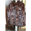 Image 2 : LADIES FUR CAPE