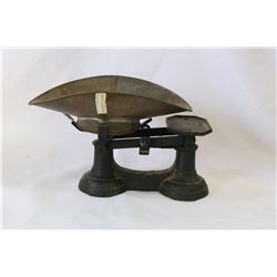 CAST IRON TO WEICH 7LB SCALE WITH TRAY