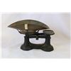 Image 1 : CAST IRON TO WEICH 7LB SCALE WITH TRAY