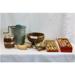 KITCHEN WOODEN WARES AND CARVING SET AND ICE CREAM MAKER