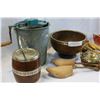 Image 2 : KITCHEN WOODEN WARES AND CARVING SET AND ICE CREAM MAKER