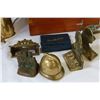 Image 2 : WOOD BOX OF BRASS WARES AND TRAY OF BRASSWARE