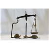 Image 1 : ANTIQUE CAST IRON SCALE