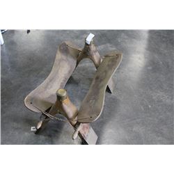 SADDLE STOOL