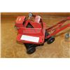 Image 2 : VINTAGE JONES METAL TOY CRANE