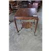 Image 2 : ANTIQUE KNETCHEL QUARTER SAWN OAK 2-TIER PARLOR TABLE