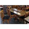 Image 2 : ANTIQUE TIGER OAK DINING TABLE WITH FOUR LEAFS AND SIX T-BACK CHAIRS