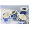 Image 2 : LOT OF BLUE WILLOW CUPS AND SAUCERS