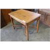 Image 2 : ANTIQUE TIGER OAK SINGLE DRAWER TABLE