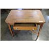 Image 3 : ANTIQUE TIGER OAK SINGLE DRAWER TABLE