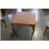 Image 2 : ANTIQUE OAK CARVED PARLOUR TABLE