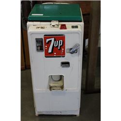 ANTIQUE 7-UP MACHINE IN GOOD ORIGINAL CONDITION WITH LIFT TOP