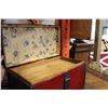 Image 2 : ANTIQUE CHILDS TRUNK