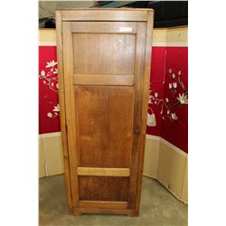 VINTAGE 1-DOOR OAK WARDROBE