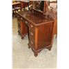 Image 2 : ANTIQUE MAHOGANY VANITY WITH MIRROR