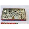 Image 2 : VINTAGE TIN SCOTTISH BOX AND SCOTTISH KILT PINS AND WHISTLES