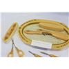 Image 2 : ANTIQUE BAKEALITE VANITY SET